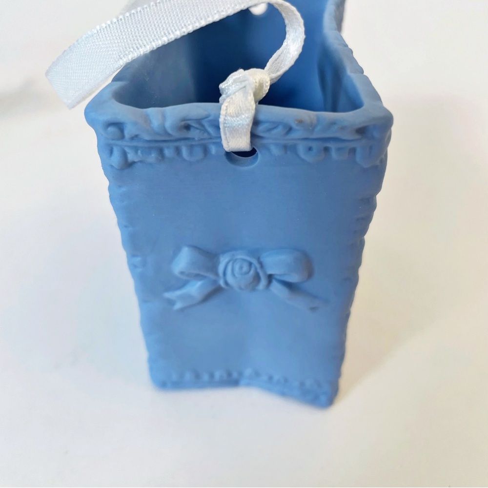 Blue Jasperware White Cameo Vase with Ribbon Handle Ornate Victorian Decor - Picture 4 of 8